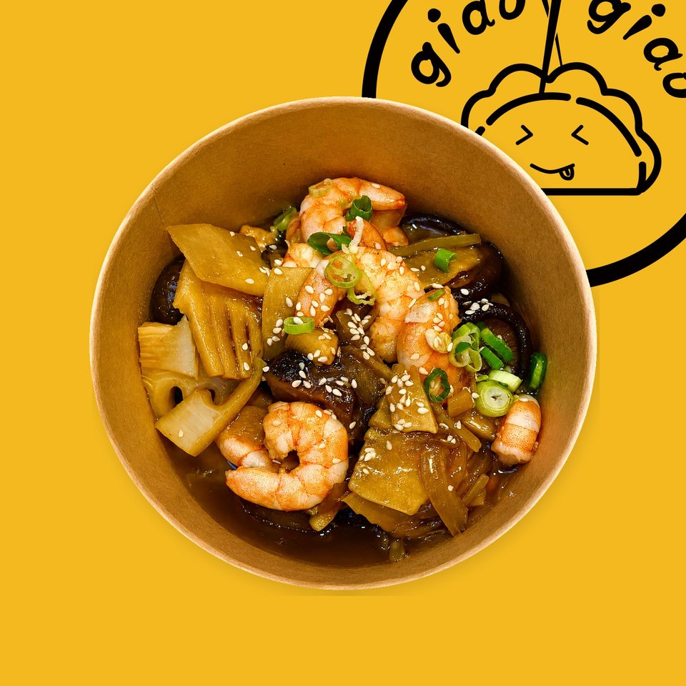 Gamberetti con bambù e funghi